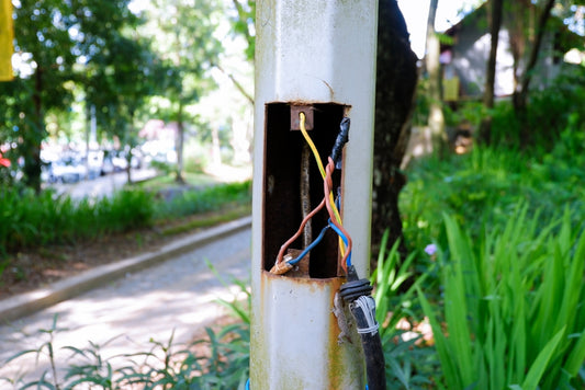 Copper Wires Stolen from Light Pole